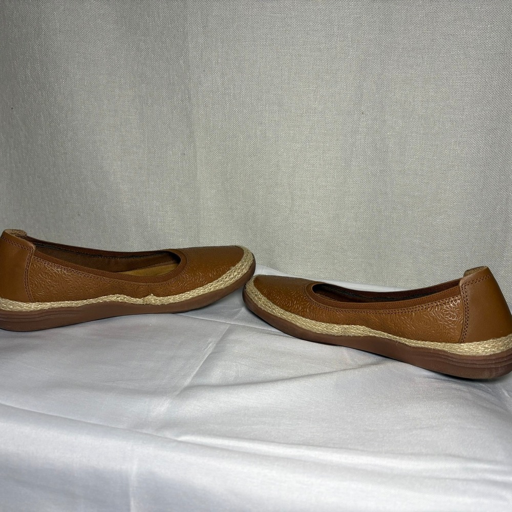 Clarks Elaina Rae Tan Leather Ballet Flats Floral Embossed Espadrille Size 7 - Picture 6 of 11